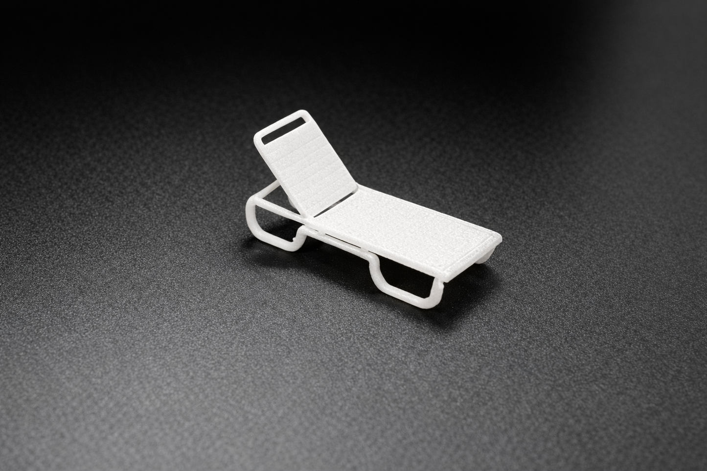 Regular Lounge Chairs